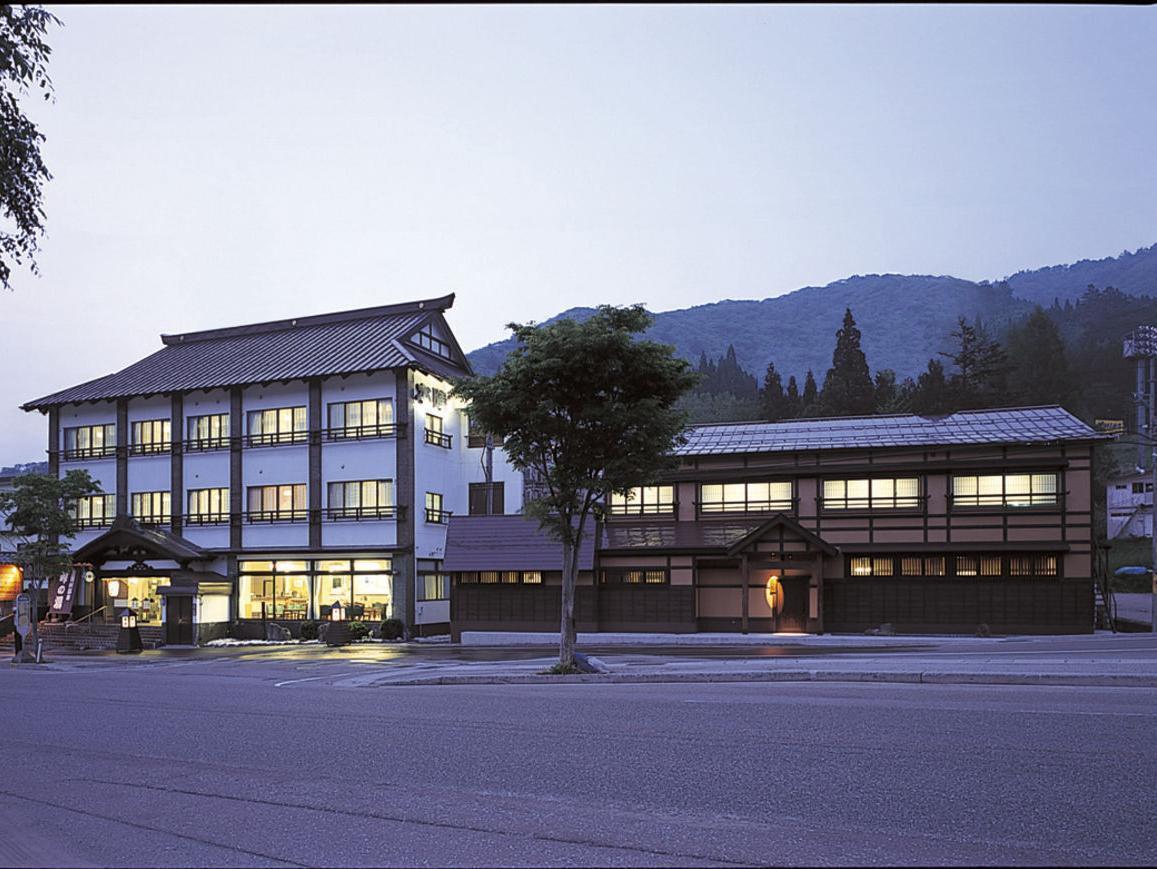 Hotel Mikunitoge Onsen Oyado Honjin à Yuzawa  Extérieur photo
