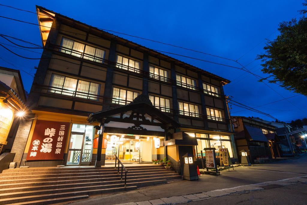 Hotel Mikunitoge Onsen Oyado Honjin à Yuzawa  Extérieur photo